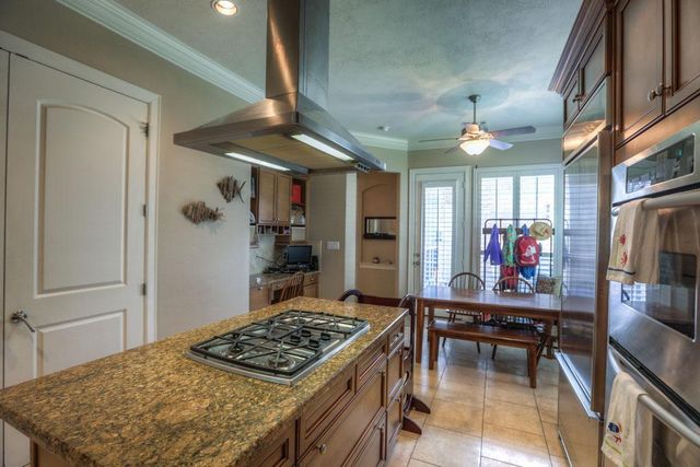 1043 Memorial Village Drive, Houston, TX 77024