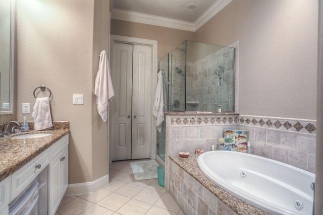 1043 Memorial Village Drive, Houston, TX 77024