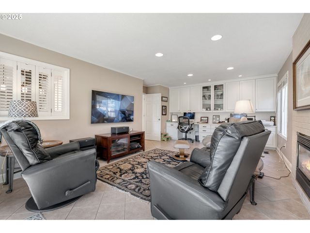 8305 Ne 71ST St, Vancouver, WA 98662