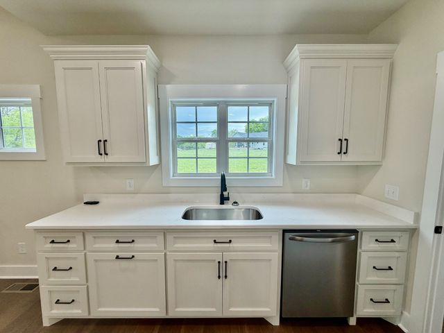 909 Hickory St, Lawrenceburg, TN 38464