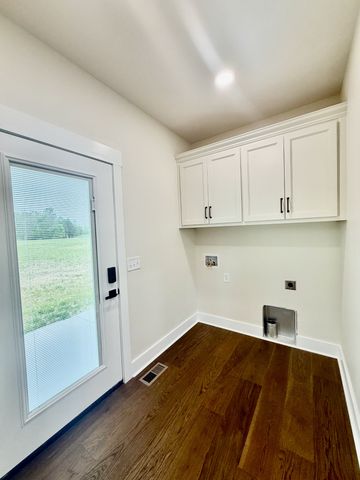 909 Hickory St, Lawrenceburg, TN 38464