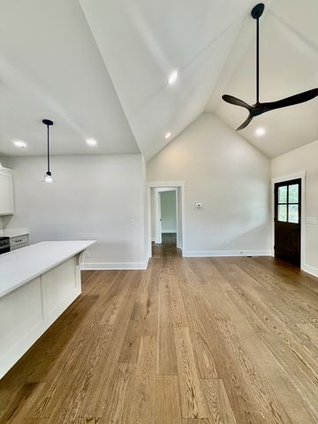 909 Hickory St, Lawrenceburg, TN 38464