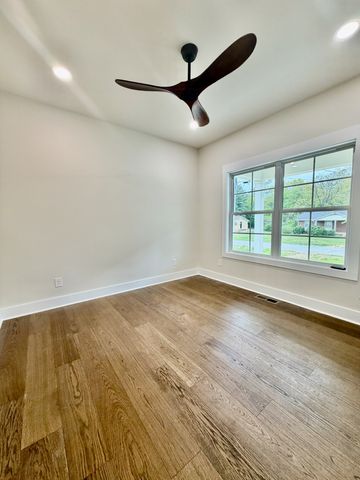 909 Hickory St, Lawrenceburg, TN 38464