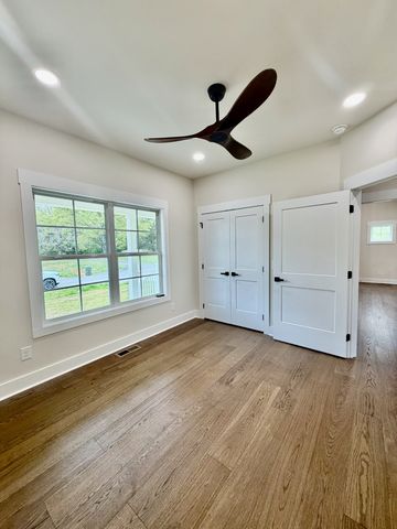 909 Hickory St, Lawrenceburg, TN 38464