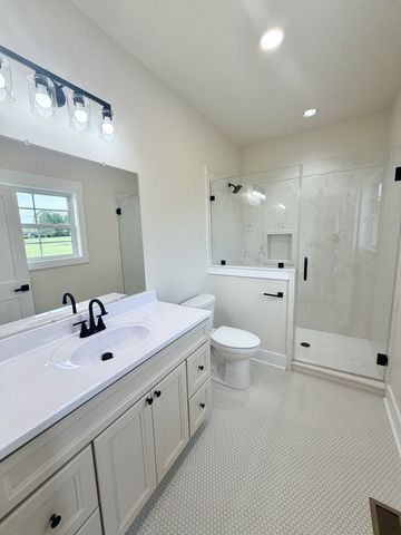 909 Hickory St, Lawrenceburg, TN 38464