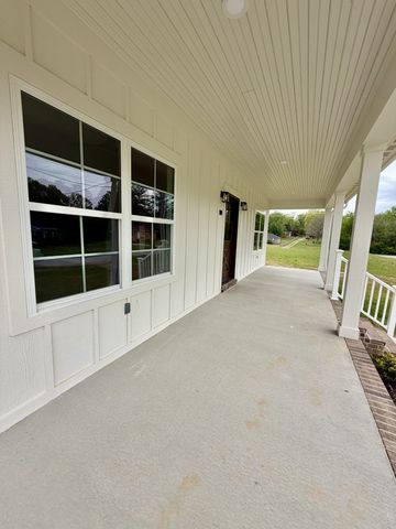 909 Hickory St, Lawrenceburg, TN 38464