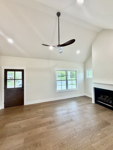 909 Hickory St, Lawrenceburg, TN 38464