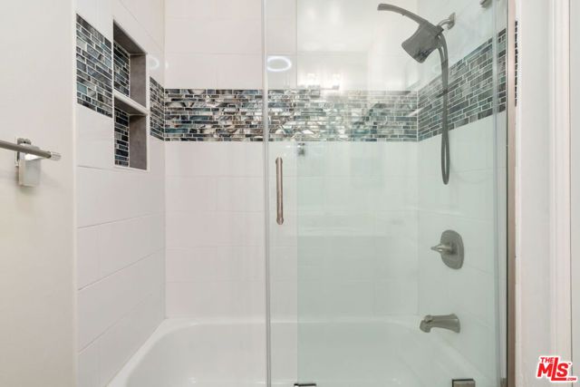 327 Chestnut Avenue 104, Long Beach, CA 90802