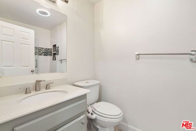 327 Chestnut Avenue 104, Long Beach, CA 90802