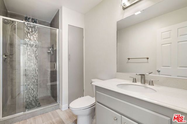 327 Chestnut Avenue 104, Long Beach, CA 90802