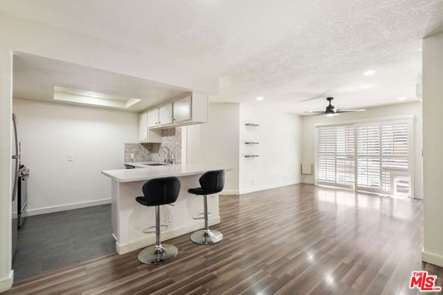 327 Chestnut Avenue 104, Long Beach, CA 90802