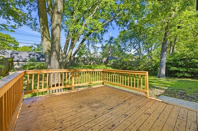 5910 N Park Avenue, Gladstone, MO 64118