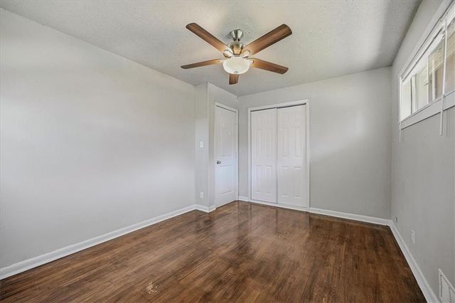 5910 N Park Avenue, Gladstone, MO 64118