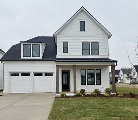 5747 Sagebrush Dr, Murfreesboro, TN 37129