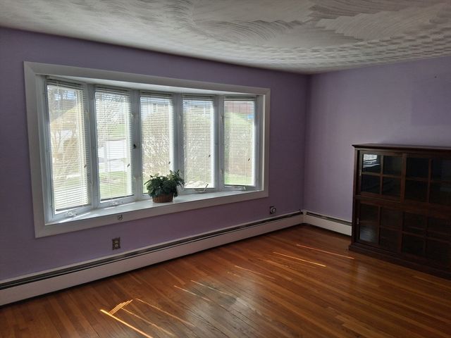 43 Robin Rd, Worcester, MA 01604