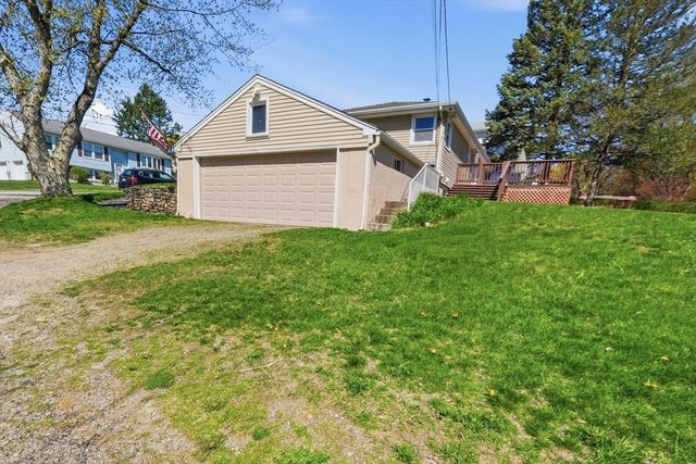 43 Robin Rd, Worcester, MA 01604