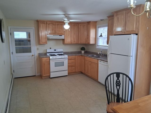 43 Robin Rd, Worcester, MA 01604