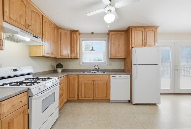 43 Robin Rd, Worcester, MA 01604