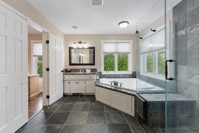 6453 Oxford Road N, Shakopee, MN 55379
