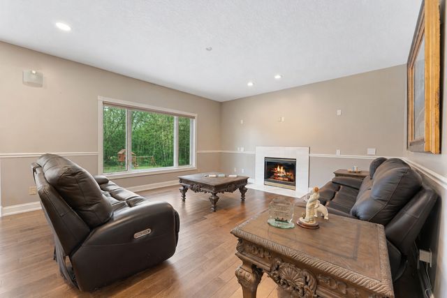 6453 Oxford Road N, Shakopee, MN 55379