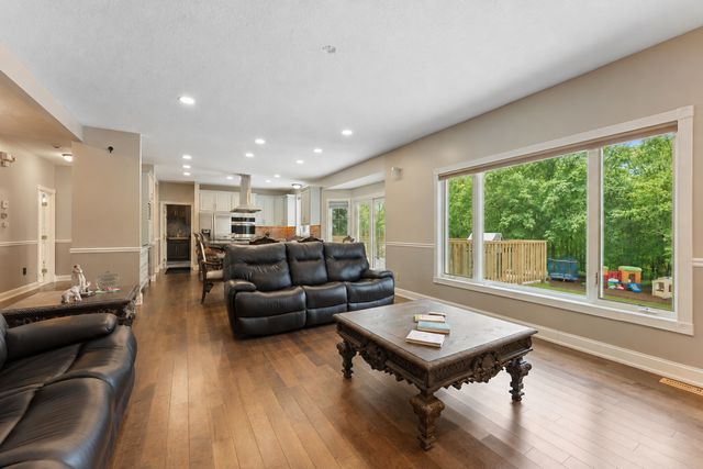 6453 Oxford Road N, Shakopee, MN 55379