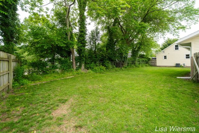 2357 Crozier Avenue, Muskegon City, MI 49441