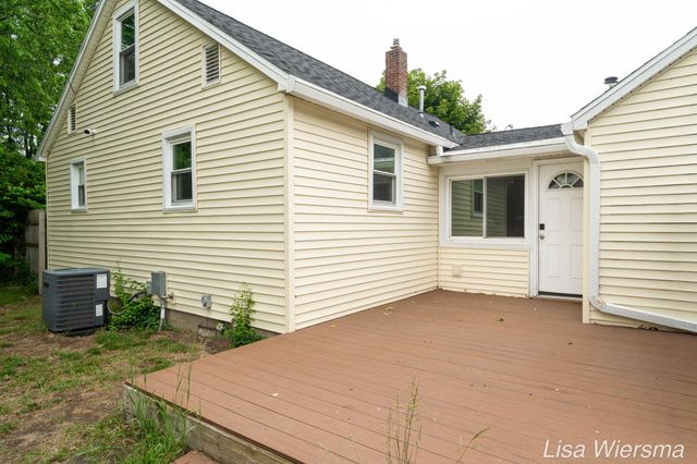 2357 Crozier Avenue, Muskegon City, MI 49441