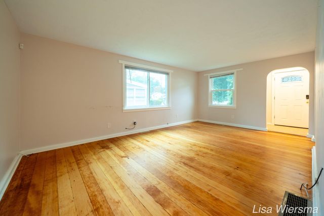 2357 Crozier Avenue, Muskegon City, MI 49441