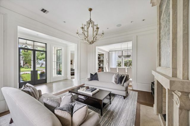 2240 Del Monte Drive, Houston, TX 77019
