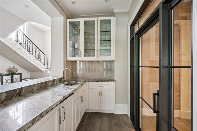 2240 Del Monte Drive, Houston, TX 77019
