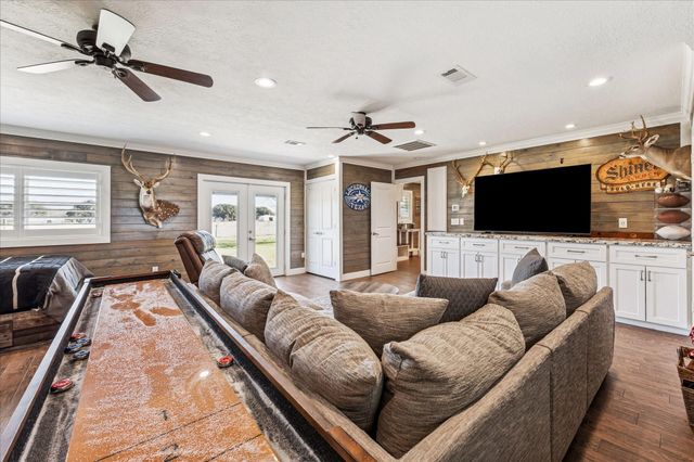 2489 Bartlett Road, Sealy, TX 77474