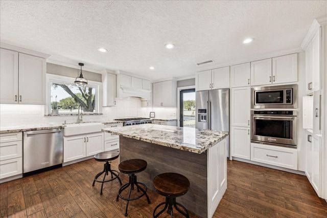 2489 Bartlett Road, Sealy, TX 77474