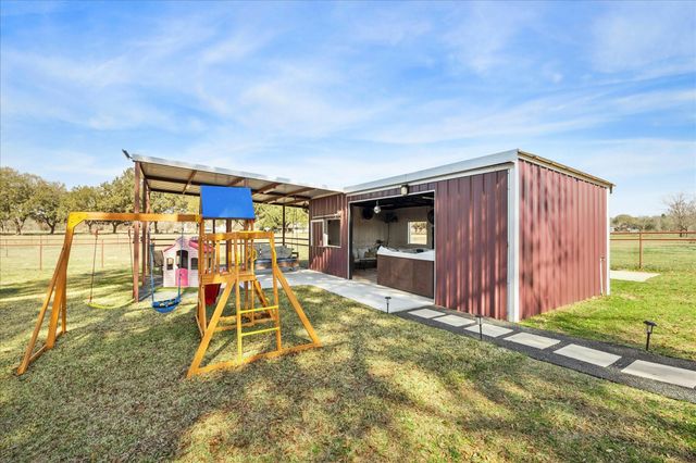 2489 Bartlett Road, Sealy, TX 77474