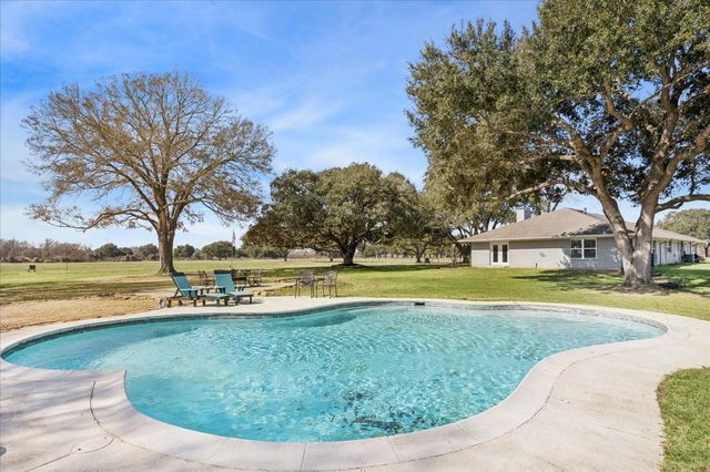 2489 Bartlett Road, Sealy, TX 77474