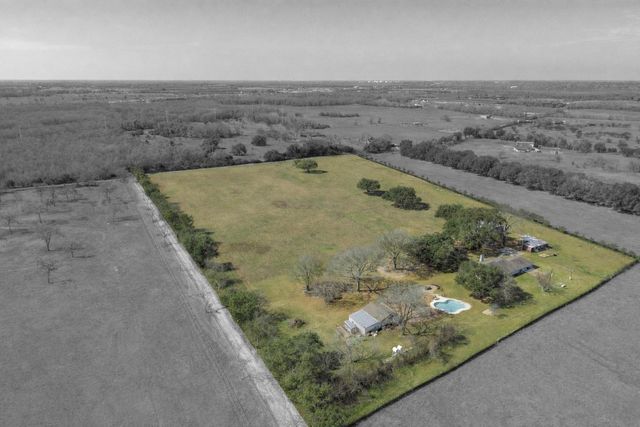 2489 Bartlett Road, Sealy, TX 77474