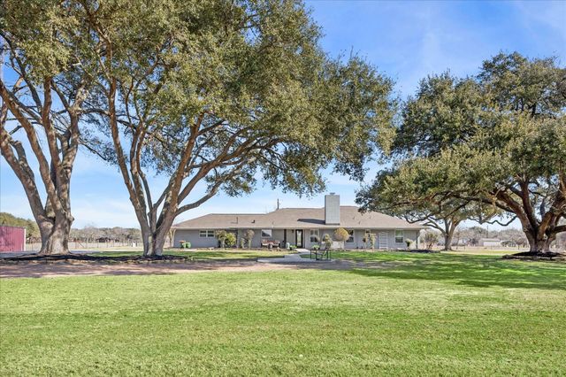 2489 Bartlett Road, Sealy, TX 77474