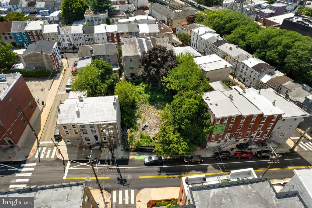 141 GREEN LN, PHILADELPHIA, PA 19127 — exterior
