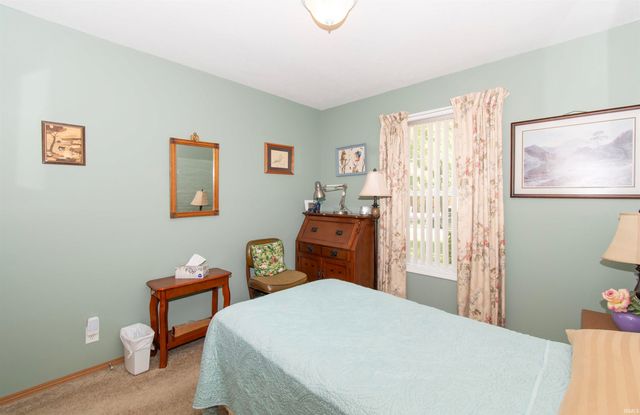 1025 E 485 N, Howe, IN 46746