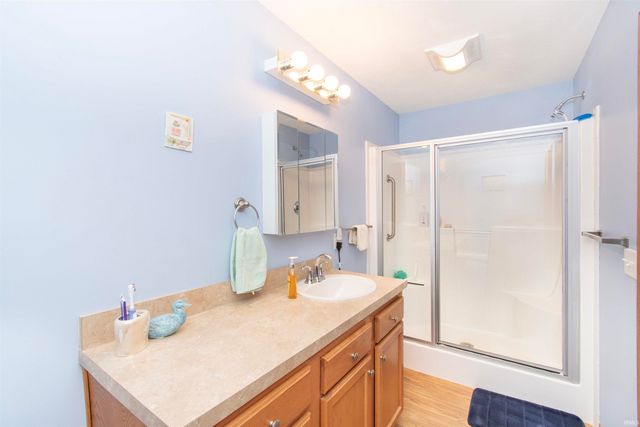 1025 E 485 N, Howe, IN 46746