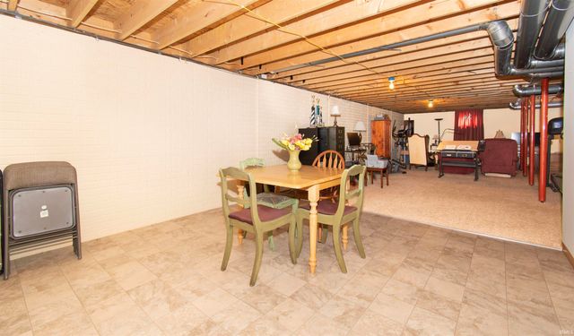 1025 E 485 N, Howe, IN 46746