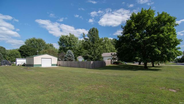 1025 E 485 N, Howe, IN 46746