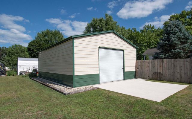 1025 E 485 N, Howe, IN 46746