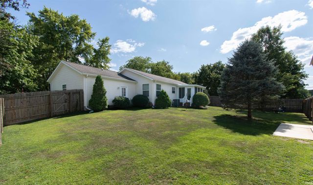 1025 E 485 N, Howe, IN 46746