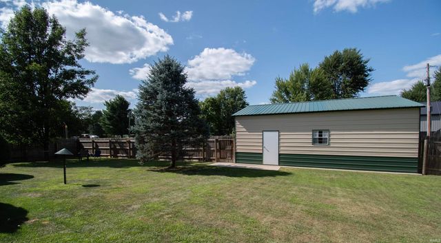 1025 E 485 N, Howe, IN 46746