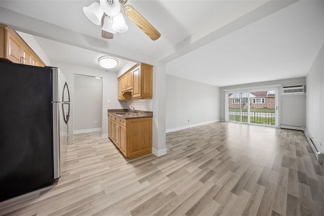 11245 S Harlem Avenue A1, Worth, IL 60482