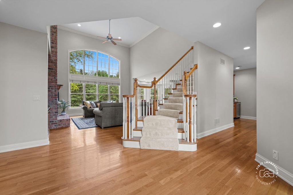 Image 2 of property listing at 38W535 RED BAY Court, St. Charles, IL 60175