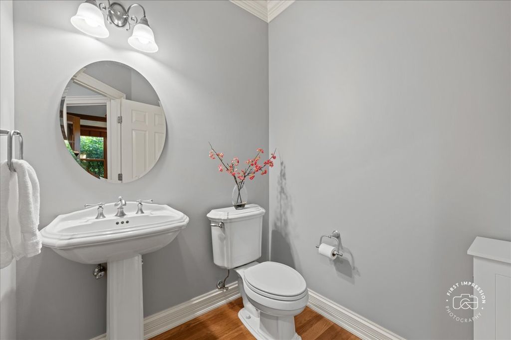 Image 11 of property listing at 38W535 RED BAY Court, St. Charles, IL 60175