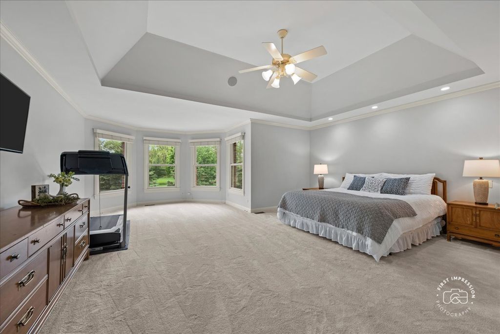 Image 14 of property listing at 38W535 RED BAY Court, St. Charles, IL 60175