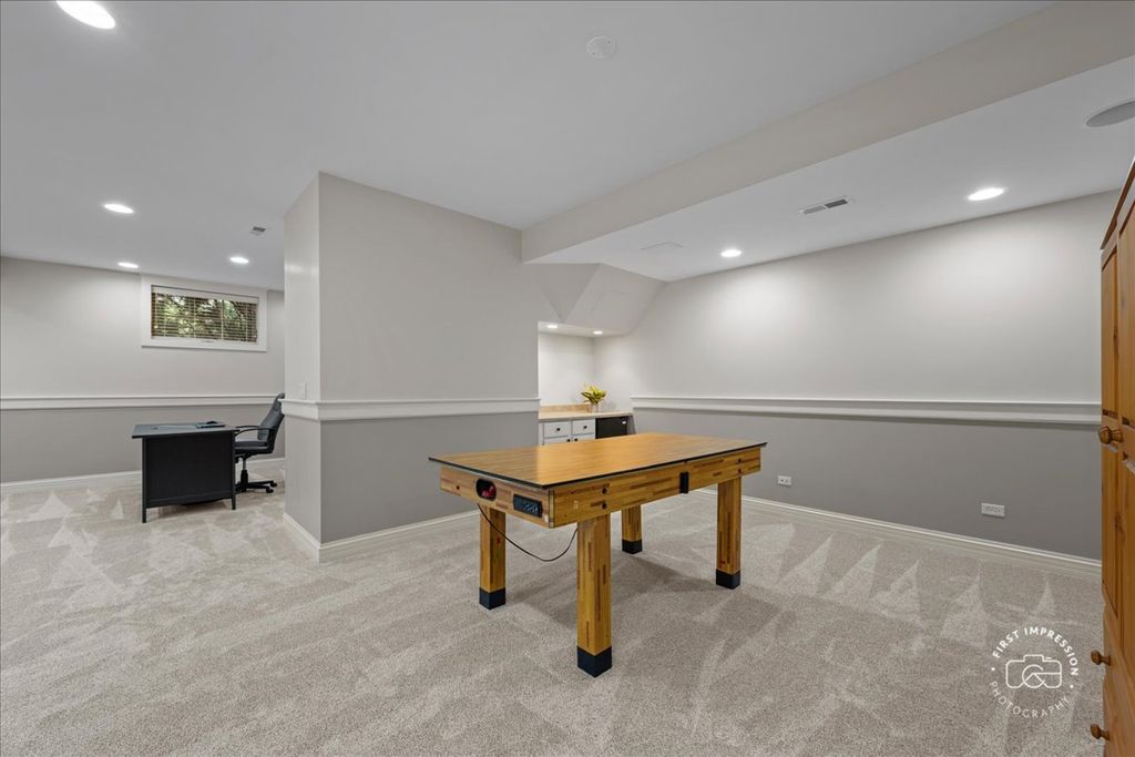 Image 22 of property listing at 38W535 RED BAY Court, St. Charles, IL 60175