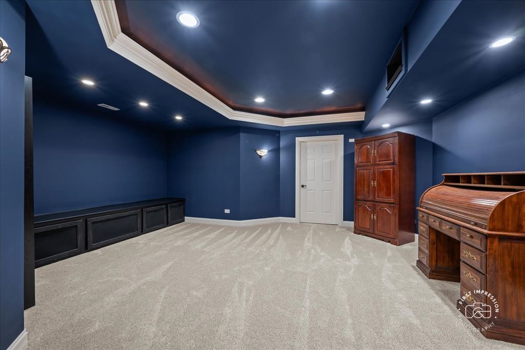 Image 25 of property listing at 38W535 RED BAY Court, St. Charles, IL 60175